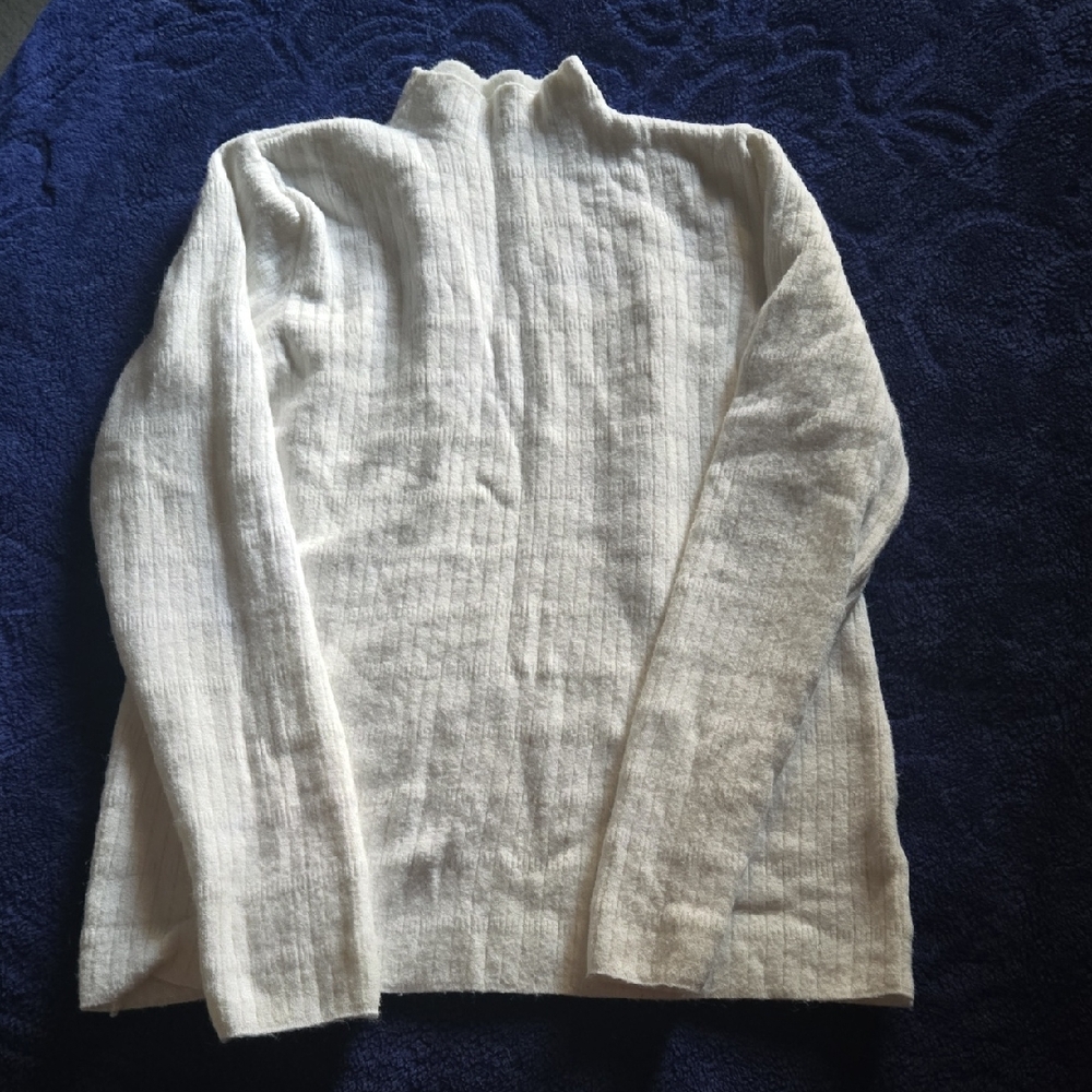 SOLD-Cozy White Turtleneck Sweater